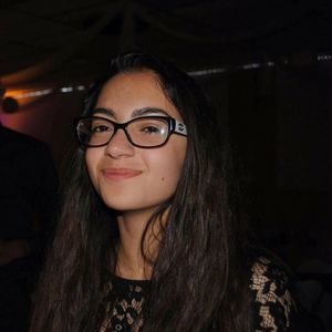 Meet your Posher, Ester